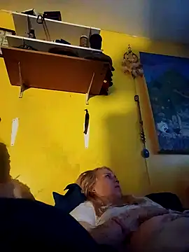 AutumnLights420 online show from December 19, 2025, 2:40 am