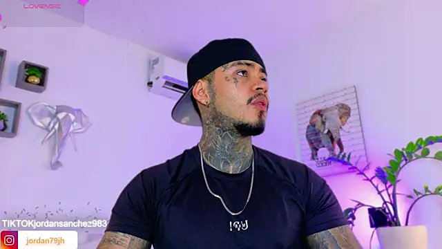 JordanSmiith  online show from April 2, 2026, 8:17 pm