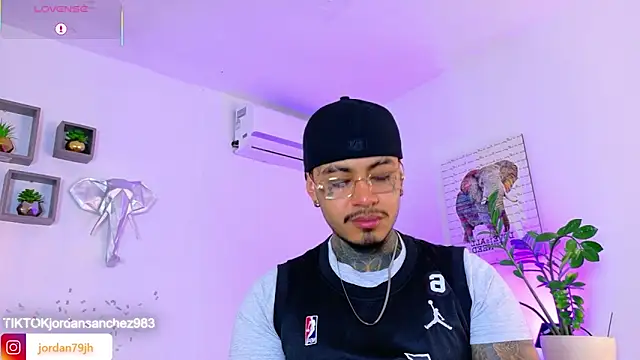 Snapshot of JordanSmiith_ chatting on April 30, 2026, 8:57 pm JordanSmiith online show from April 30, 2026, 8:57 pm