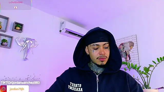 Snapshot of JordanSmiith_ chatting on May 28, 2026, 8:39 pm JordanSmiith online show from May 28, 2026, 8:39 pm