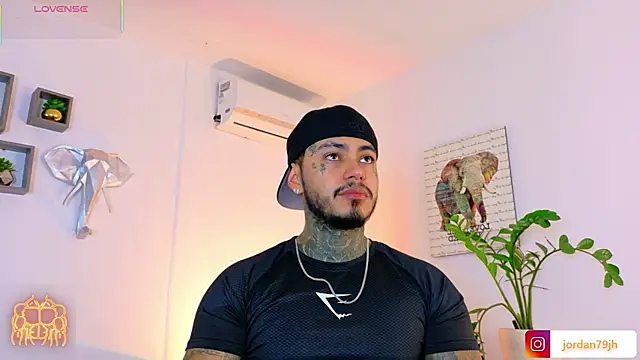 Snapshot of JordanSmiith_ chatting on July 17, 2026, 9:19 pm JordanSmiith online show from July 17, 2026, 9:19 pm