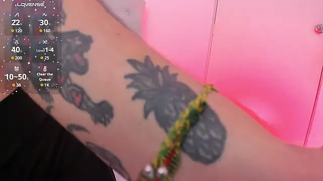 zoe6x online show from January 7, 2025, 1:24 pm