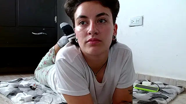 linda 33 online show from October 17, 2025, 8:44 pm