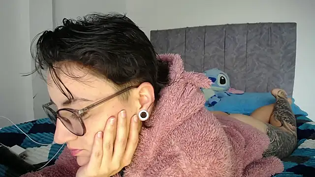 linda 33 online show from February 5, 2026, 8:35 pm