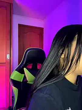 Snapshot of leila_22 chatting on November 2, 2025, 7:33 am leila 22 online show from November 2, 2025, 7:33 am