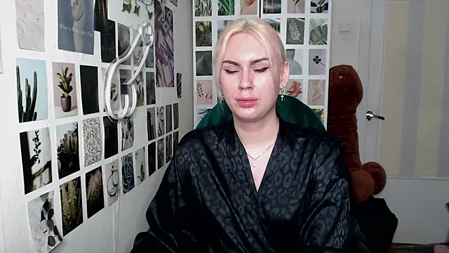 CapriScorpion online show from October 15, 2025, 12:16 pm