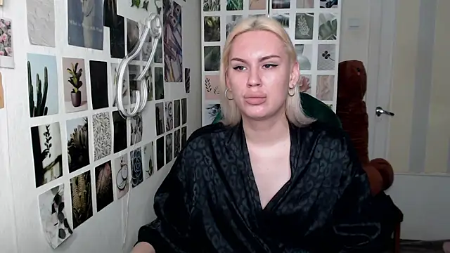 CapriScorpion online show from October 18, 2025, 10:38 am