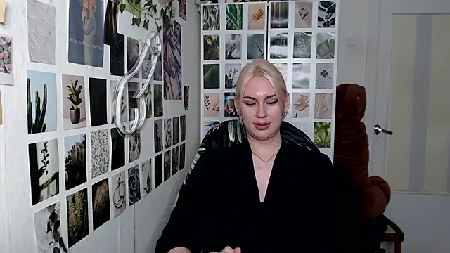 CapriScorpion online show from November 12, 2025, 1:44 pm