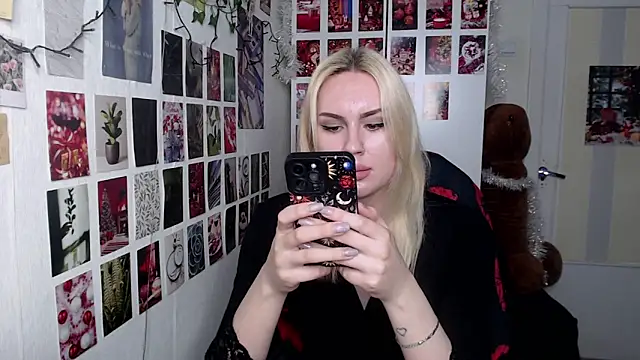 CapriScorpion online show from December 21, 2025, 2:35 pm