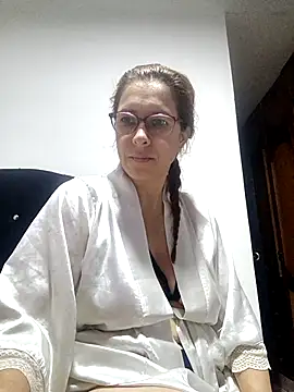 Snapshot of mademonsexy chatting on April 18, 2026, 4:33 pm mademonsexy online show from April 18, 2026, 4:33 pm