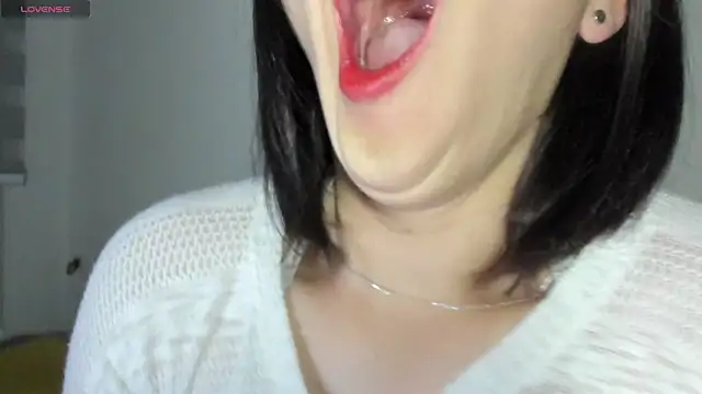 queen fetish online show from October 17, 2025, 10:29 am