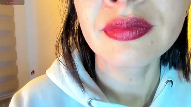 queen fetish online show from October 30, 2025, 10:38 am