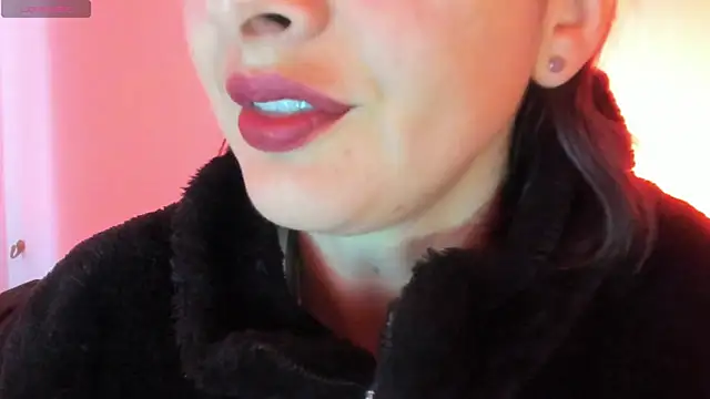 queen fetish online show from November 12, 2025, 10:48 am