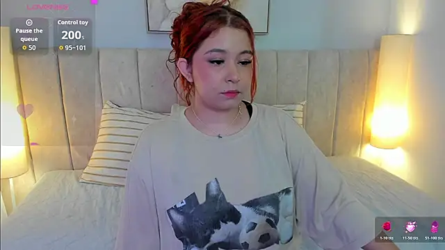 Snapshot of Atenea_cuteee chatting on December 19, 2025, 2:29 am Atenea cuteee online show from December 19, 2025, 2:29 am