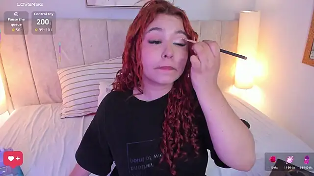 Snapshot of Atenea_cuteee chatting on February 26, 2026, 2:21 am Atenea cuteee online show from February 26, 2026, 2:21 am