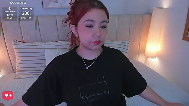 Snapshot of Atenea_cuteee chatting on March 2, 2026, 7:10 pm Atenea cuteee online show from March 2, 2026, 7:10 pm