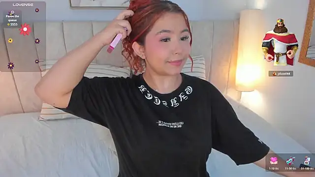 Atenea cuteee online show from April 11, 2026, 7:51 pm