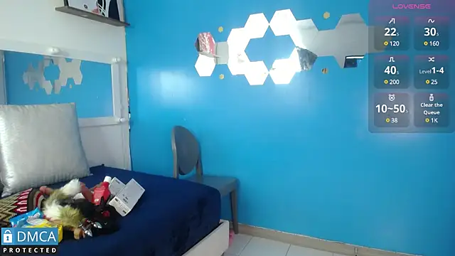 CarolRodriguez  online show from February 7, 2025, 2:47 pm