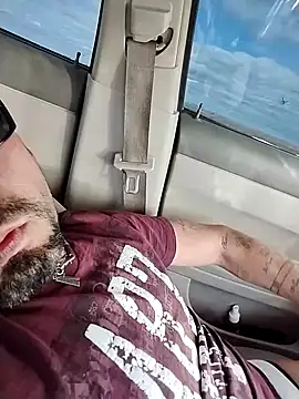 prettyboi6992 online show from February 14, 2026, 7:32 pm