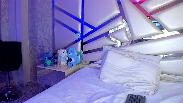 Miia002 online show from November 1, 2025, 4:25 am