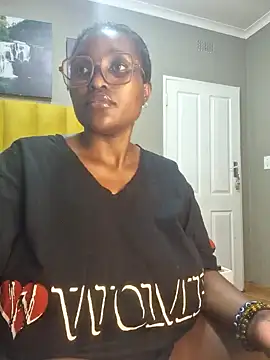 Bustygoddess32 online show from December 31, 2024, 11:28 pm