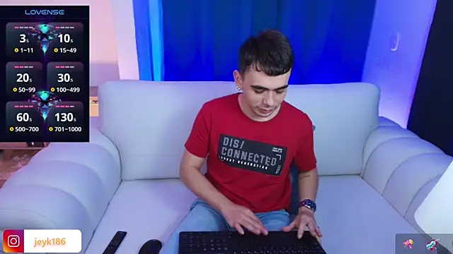 Snapshot of Jey_keler1 chatting on October 18, 2025, 12:24 am Jey keler1 online show from October 18, 2025, 12:24 am