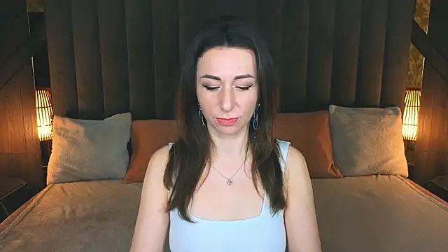 KimmmLi online show from October 17, 2025, 6:16 am