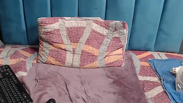 BLACKberry008 online show from February 20, 2025, 6:57 pm