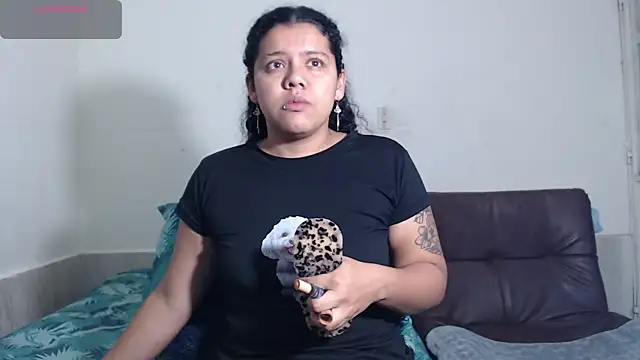 agata 22 online show from December 19, 2025, 4:52 am