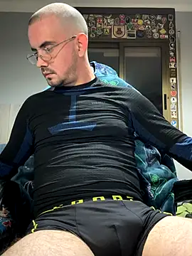 S921993 online show from October 13, 2025, 8:42 pm