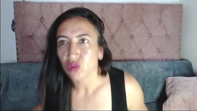 missbella1 online show from October 16, 2025, 8:54 pm