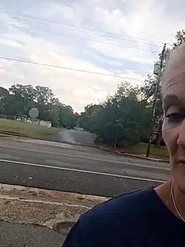 Snapshot of Longtoes45 chatting on September 20, 2025, 10:22 pm Longtoes45 online show from September 20, 2025, 10:22 pm