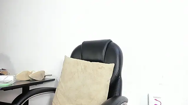 Barbie girl 69 online show from November 27, 2025, 5:15 pm