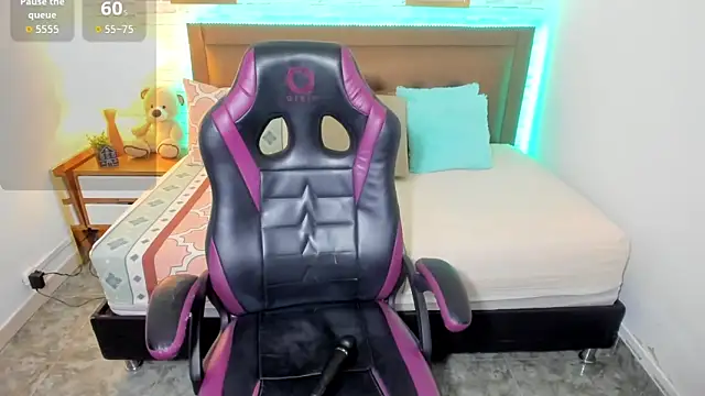 Snapshot of julieth_love_ chatting on October 2, 2025, 1:07 pm julieth love online show from October 2, 2025, 1:07 pm