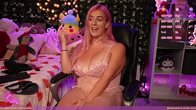 bellalunabear online show from February 10, 2025, 11:55 pm