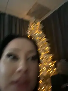 Snapshot of RollingGirls chatting on December 5, 2025, 1:09 pm RollingGirls online show from December 5, 2025, 1:09 pm