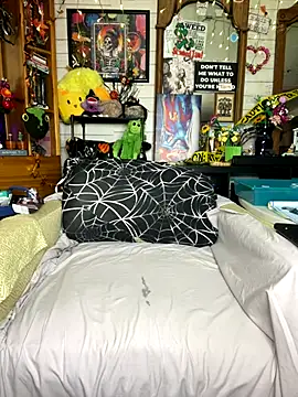 TrenaAnne online show from September 30, 2025, 7:52 pm