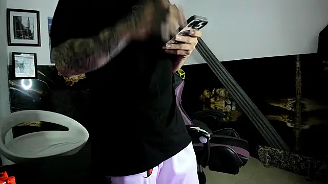 Sisoyalejo420 online show from September 29, 2025, 10:25 pm