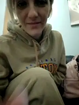 RileyLanna online show from November 13, 2025, 3:38 am