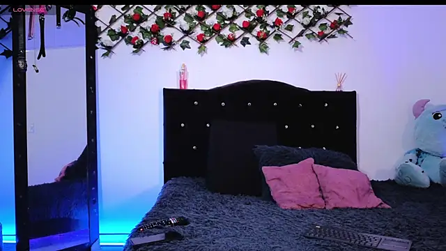 Alaia Asuka online show from April 15, 2026, 2:07 am