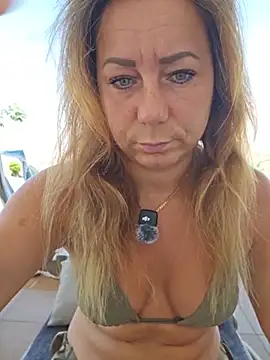 Snapshot of angela_88 chatting on July 3, 2026, 10:43 am angela 88 online show from July 3, 2026, 10:43 am