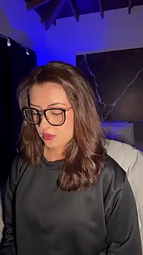 EmaSaenz online show from January 9, 2026, 10:00 pm