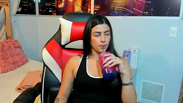 Snapshot of Kendall_Sophy chatting on March 10, 2025, 7:50 pm Kendall Sophy online show from March 10, 2025, 7:50 pm