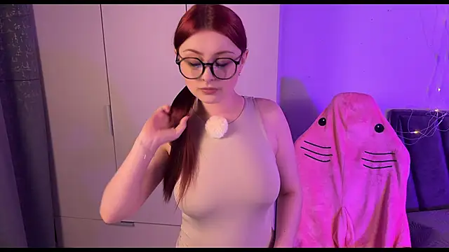 Snapshot of RozieRose chatting on October 2, 2025, 4:19 am RozieRose online show from October 2, 2025, 4:19 am