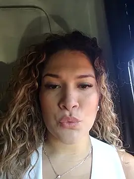 Sara smiiith211 online show from October 5, 2025, 9:13 pm