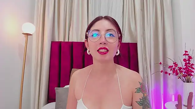 Emilywatsonn online show from January 27, 2025, 11:43 am