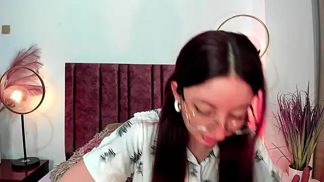 Emilywatsonn online show from February 7, 2025, 11:45 am