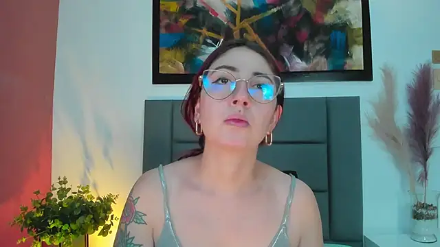 Emilywatsonn online show from September 14, 2025, 2:16 pm