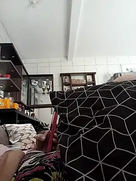 Snapshot of marcialoira chatting on December 22, 2024, 7:21 pm marcialoira online show from December 22, 2024, 7:21 pm