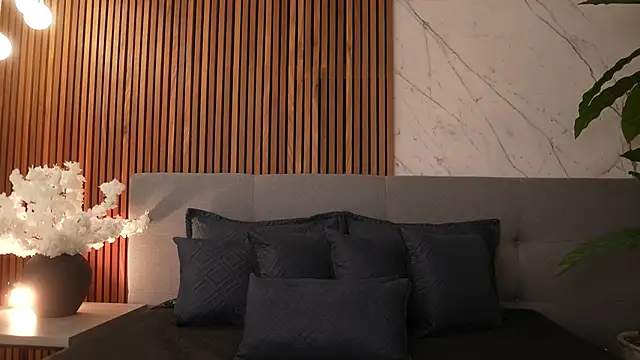 Amelia Rouse online show from December 1, 2025, 8:03 pm